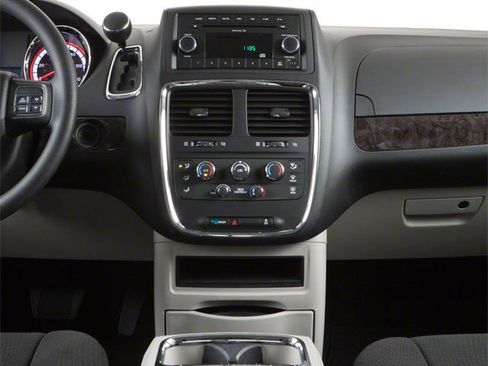 Used 2012 Dodge Grand Caravan SXT FWD image 13
