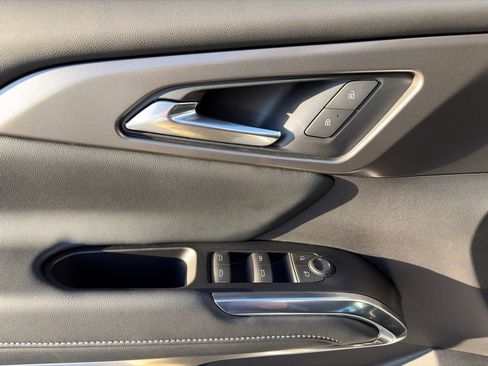 Used 2025 Chevrolet Traverse LT w/ LPO, Floor Liner Package image 18