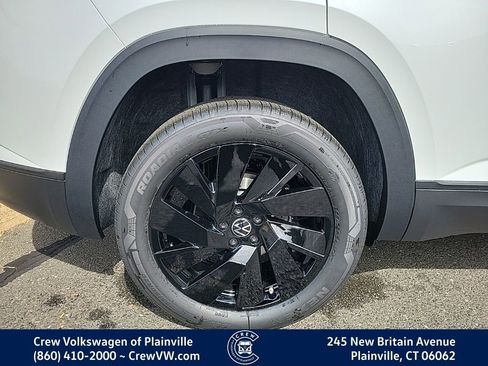 New 2026 Volkswagen Atlas Cross Sport SE image 17