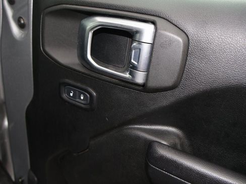 Used 2020 Jeep Wrangler Unlimited Sport image 11