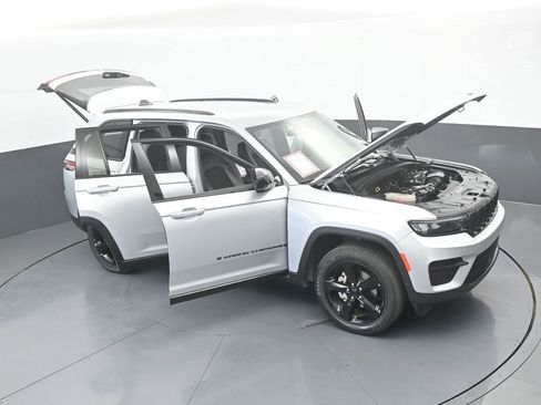 Used 2023 Jeep Grand Cherokee Altitude AWD/4WD image 73