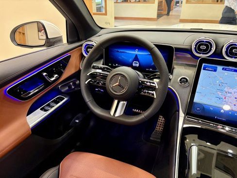 New 2026 Mercedes-Benz GLC 300 image 9
