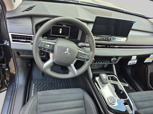 New 2025 Mitsubishi Outlander SE FWD image 28