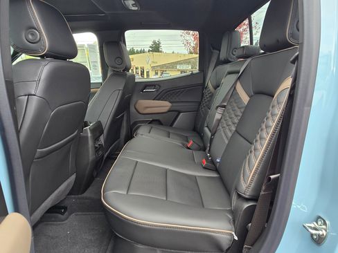 New 2026 GMC Canyon Denali image 18