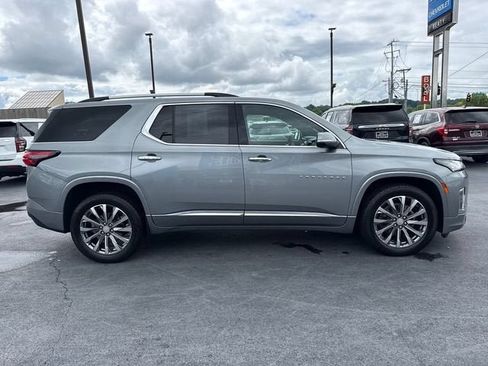 Used 2023 Chevrolet Traverse Premier AWD/4WD image 2