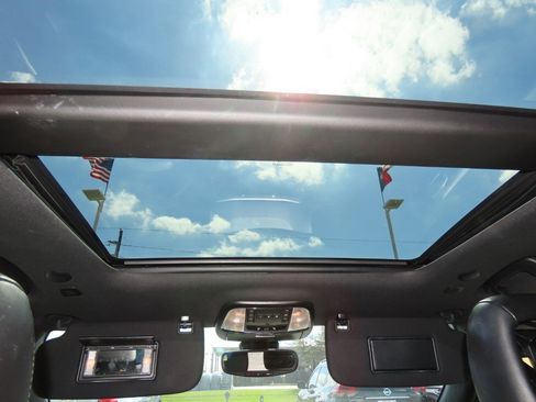 Used 2018 Jeep Grand Cherokee Limited w/ Luxury Group II image 23