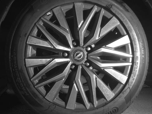 Used 2025 Nissan Altima 2.5 SV image 14