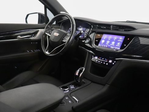 Used 2023 Cadillac XT6 Premium Luxury w/ LPO, Floor Liner Package AWD/4WD image 28