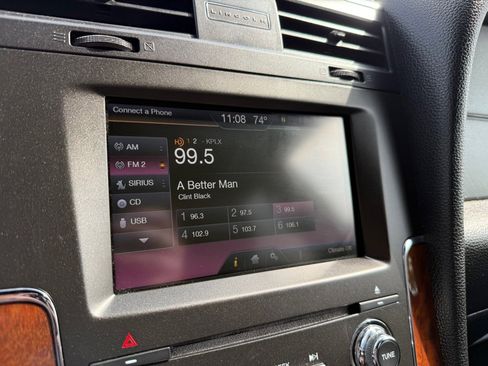 Used 2015 Lincoln Navigator 2WD image 36