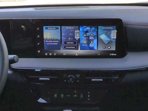 New 2026 Nissan Kicks SR image 16