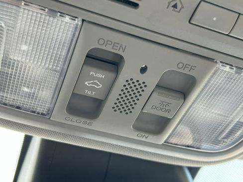 Used 2016 Honda Odyssey EX-L image 17