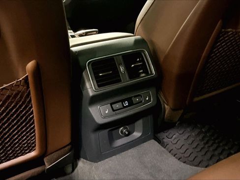 Used 2018 Audi Q5 2.0T Premium Plus w/ Premium Plus Package image 19