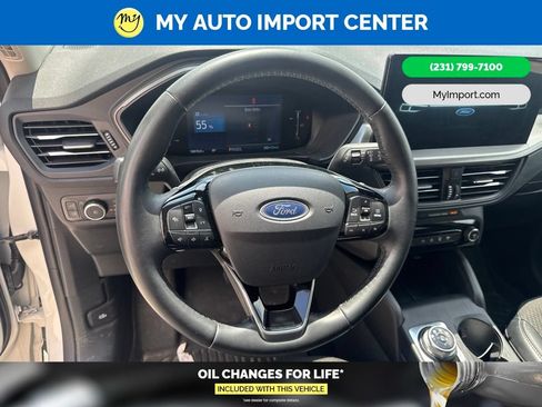 Used 2025 Ford Escape SE FWD image 9
