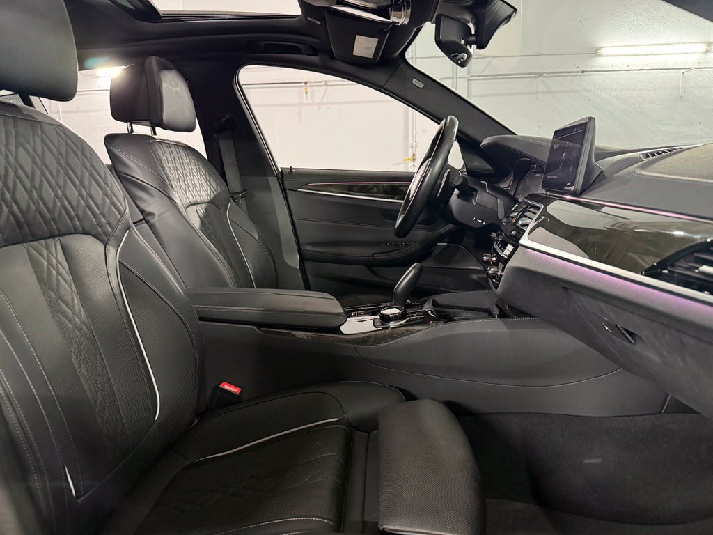 Used 2023 BMW M550i xDrive w/ Executive Package AWD/4WD image 29