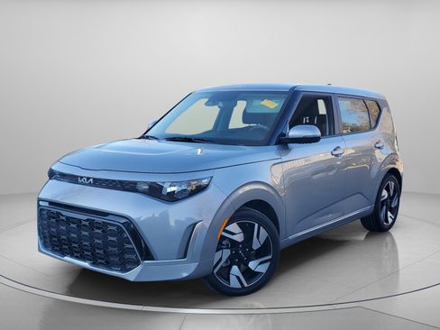 Certified 2025 Kia Soul GT-Line image 2