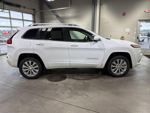 Used 2018 Jeep Cherokee Overland w/ Technology Group image 8