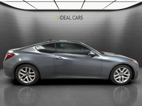 Used 2015 Hyundai Genesis 3.8 RWD image 4