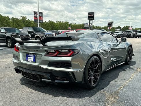 Used 2023 Chevrolet Corvette Z06 w/ Stealth Interior Trim Package RWD image 6