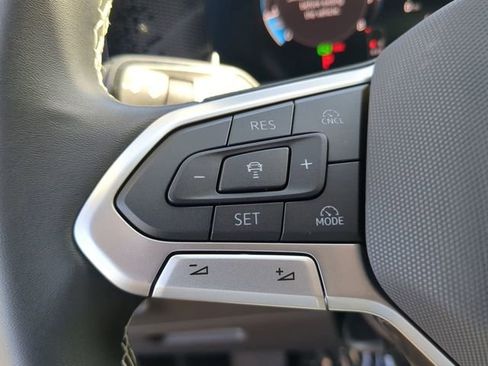 New 2026 Volkswagen Tiguan SE image 28