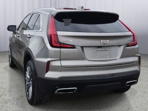 Used 2024 Cadillac XT4 Premium Luxury image 4