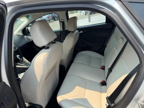 Used 2016 Ford Focus Titanium FWD image 23