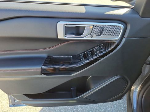 Certified 2024 Ford Explorer ST-Line w/ Class IV Trailer Tow Package image 23