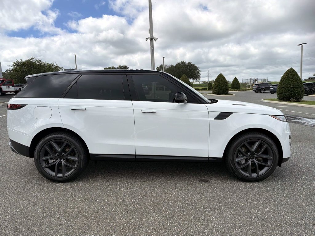 New 2027 Land Rover Range Rover Sport SE AWD/4WD image 6