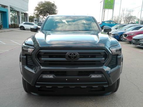 Used 2025 Toyota Tacoma SR5 image 2