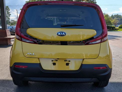 Used 2020 Kia Soul LX FWD image 9