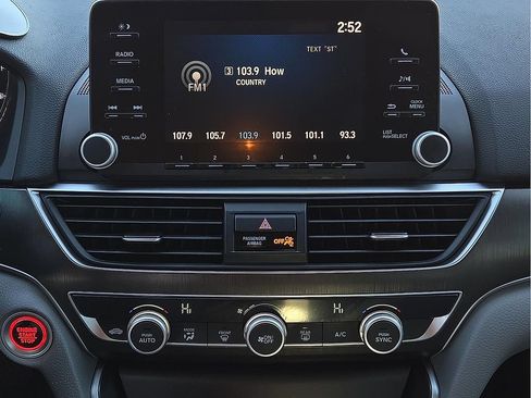 Used 2018 Honda Accord LX image 21