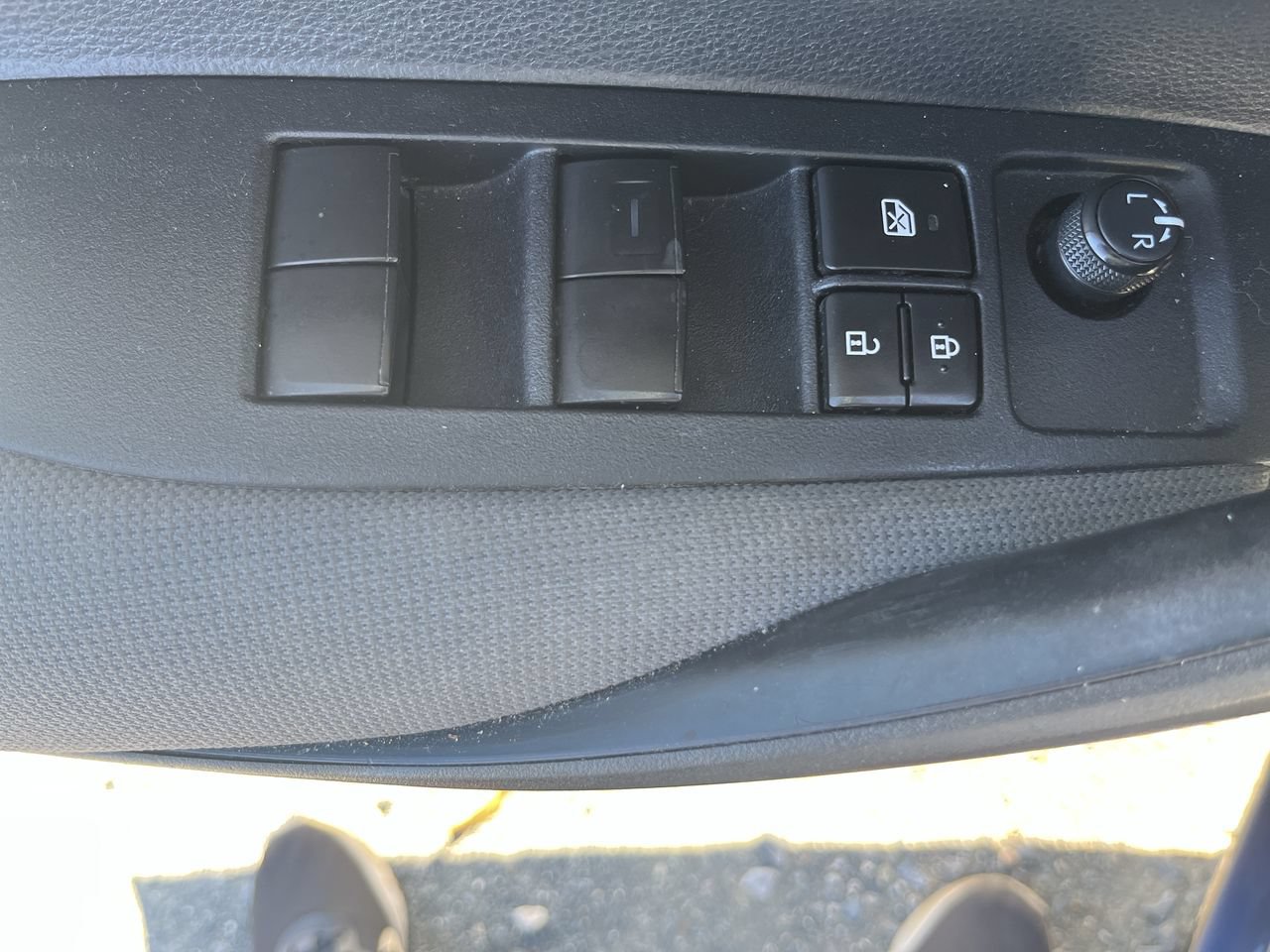 Used 2020 Toyota Corolla LE FWD image 4