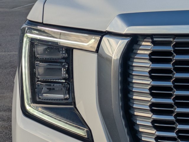 Used 2024 GMC Yukon Denali RWD image 10