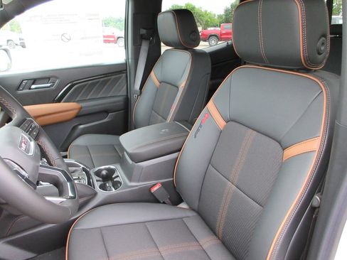 New 2026 GMC Canyon AT4 AWD/4WD image 13