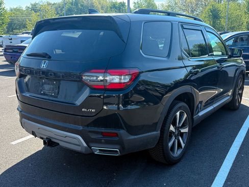 Used 2023 Honda Pilot Elite image 6