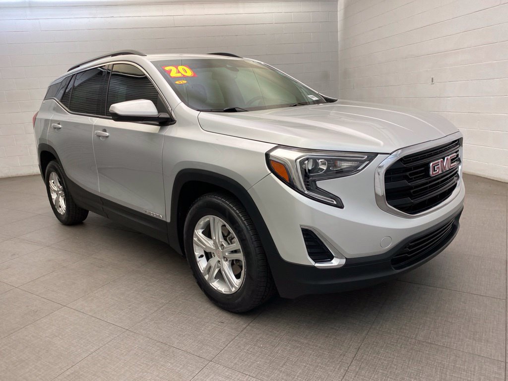 Used 2020 GMC Terrain SLE w/ Driver Convenience Package FWD image 4