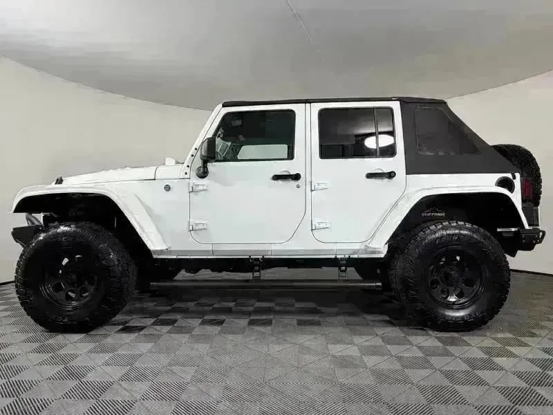 Used 2018 Jeep Wrangler Unlimited Rubicon w/ Connectivity Group AWD/4WD image 50