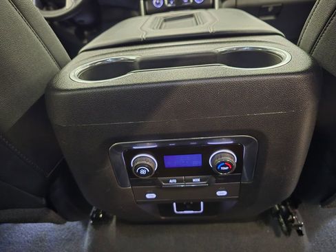 Used 2023 Chevrolet Suburban LT image 38