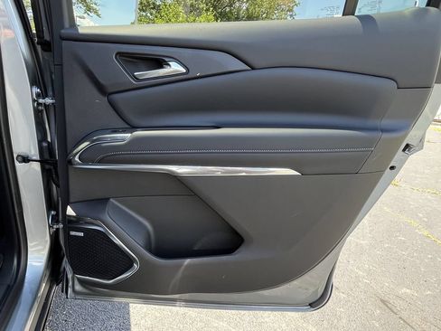 New 2026 Chevrolet Traverse LT w/ Enhanced Driving Package FWD image 16