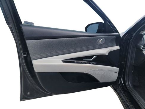 Used 2023 Hyundai Elantra Limited w/ Cargo Package FWD image 13