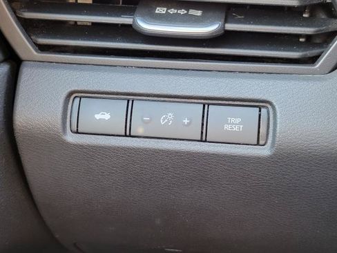 Used 2024 Nissan Altima 2.5 SR FWD image 14