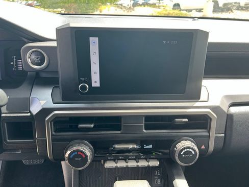 Used 2025 Toyota 4Runner SR5 AWD/4WD image 20