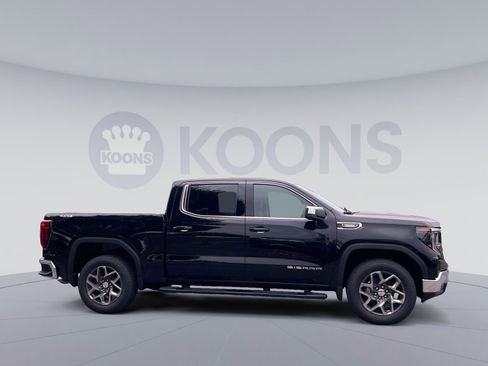 New 2026 GMC Sierra 1500 SLE image 8