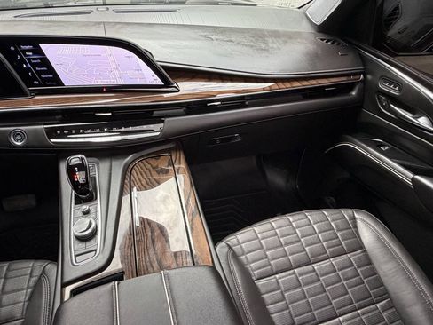 Used 2023 Cadillac Escalade ESV Sport Platinum w/ LPO, ONYX Package AWD/4WD image 26