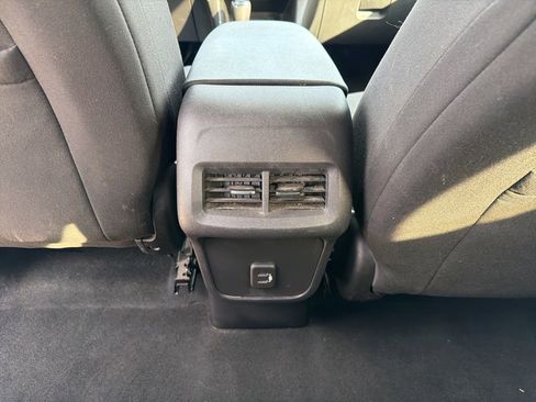 Used 2021 Chevrolet Equinox LT AWD/4WD image 17