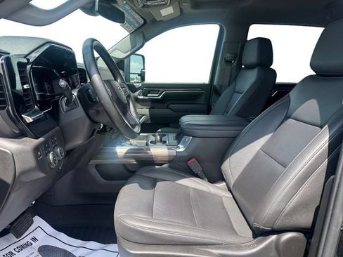 Used 2024 Chevrolet Silverado 2500 LT w/ Midnight Edition AWD/4WD image 10
