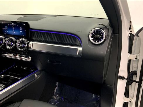 Used 2026 Mercedes-Benz GLB 250 image 28