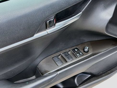 Used 2023 Toyota Camry SE FWD image 18