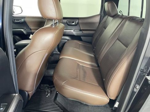Used 2019 Toyota Tacoma Limited AWD/4WD image 16