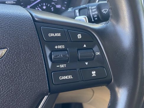 Used 2018 Genesis G80 3.8 RWD image 25