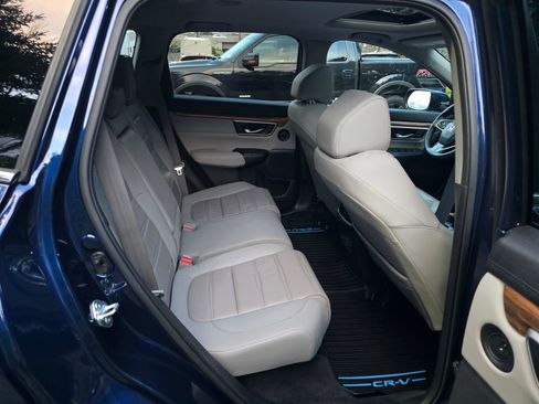 Used 2022 Honda CR-V Touring image 12